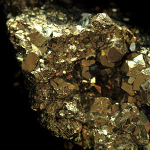Was ist der Unterschied zwischen Pyrit und Gold? 